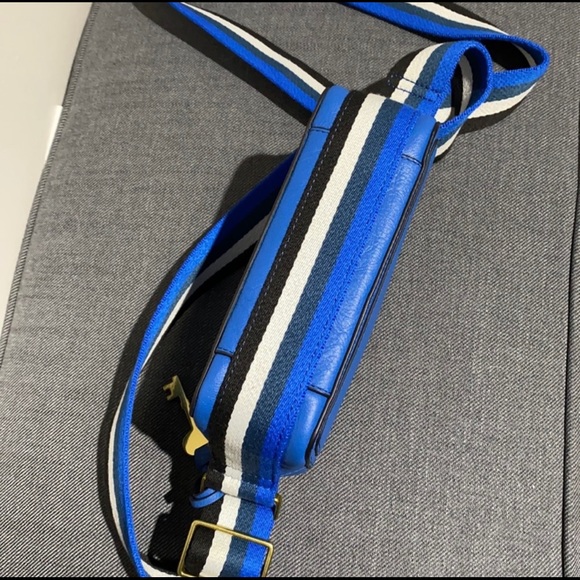 Fossil Crossbody Bag - Picture 3 of 5